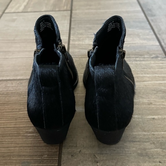 Very Volatile Los Angeles ankle booties size 7 - Picture 5 of 11